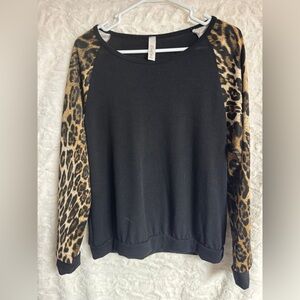 Candy Rose Medium Leopard Print Sleeve Black Top